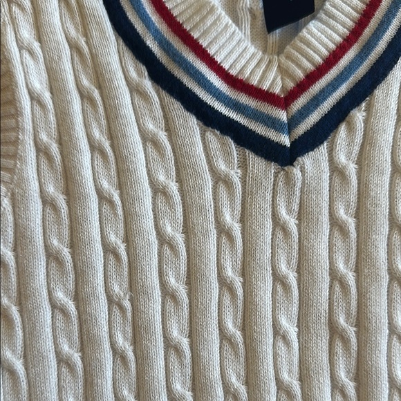 Red and White Cable Knit Sweater Vest with V-Neck - Picture 5 of 6